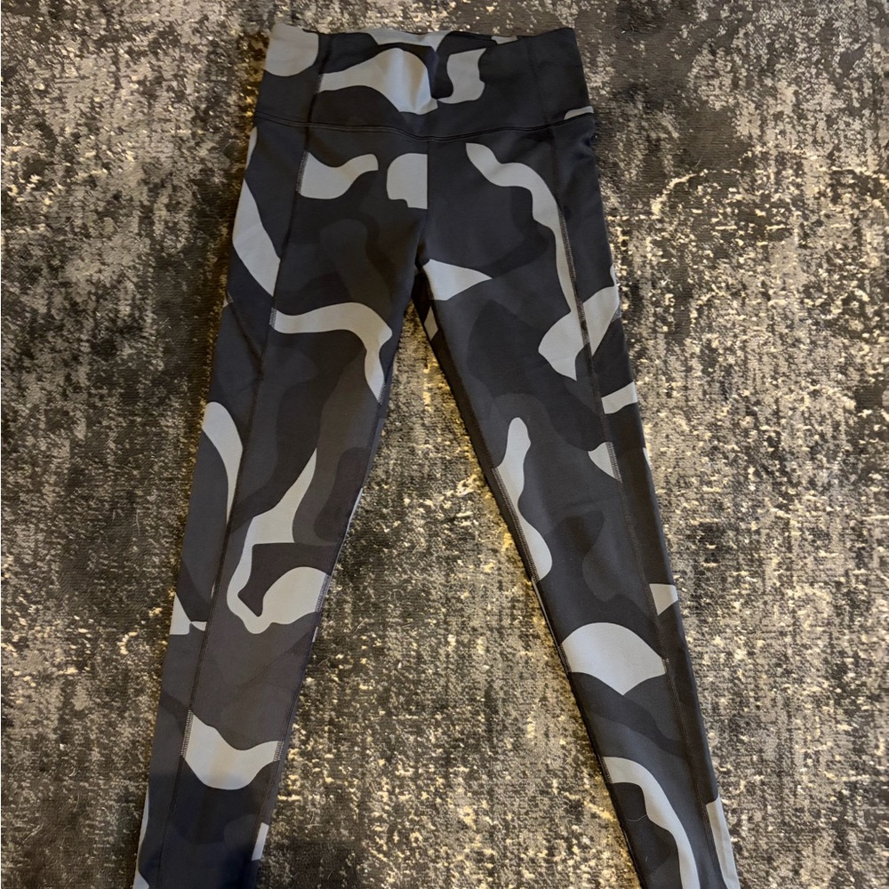 Under Armour Black and Gray Camouflage Leggings